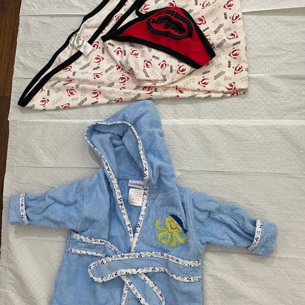 Ecko Unltd and bathrobe swaddle like new rare used